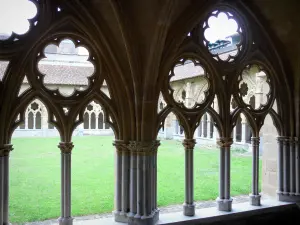 Bayonne - Cloître gothique de la cathédrale Sainte-Marie