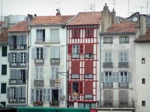 Bayonne - Façades de la vieille ville