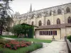 Bazas - Jardin du Chapitre au pied de la cathédrale Saint-Jean-Baptiste