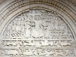 Beaulieu-sur-Dordogne - Süd-Portal der Abteikirche Saint-Pierre: skulptiertes Bogenfeld darstellend die Rückkehr Christus 