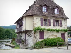 Beaulieu-sur-Dordogne - Haus am Wasserufer