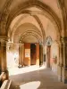 Beaune - Galeria do claustro da basílica colegiada de Notre-Dame