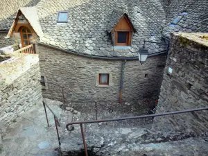 Belcastel - Maison en pierre du village médiéval