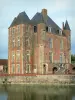 Bellegarde castle - Keep and moats