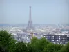Belleville Park - Vista panorâmica da cidade de Paris e da Torre Eiffel a partir do terraço do parque no topo da colina de Belleville