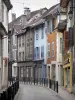 Belley - Rue et façades de maisons de la vieille ville