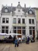 Belley - Hôtel du Bailliage abritant l'office de tourisme de Belley Bas-Bugey, et stand du marché du samedi matin