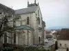 Belley - Kathedraal van St. Johannes de Doper en huizen in de oude stad