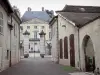 Belley - Ruelle bordée de maisons menant au palais épiscopal (bibliothèque municipale)