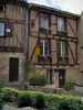 Bergerac - Casas de enxaimel na Place de la Myrpe, no vale do Dordogne