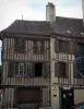 Bergerac - Casas de enxaimel na cidade velha, no vale do Dordogne