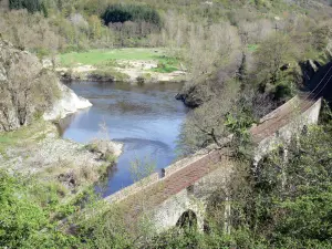 Bergkloven van Allier - Spoorbrug over de rivier de Allier