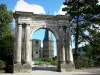 Bergues - Abbaye Saint-Winoc : porte de marbre, tour pointue, tour carrée et arbres