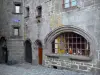 Besse-et-Saint-Anastaise - Cité médiévale et Renaissance : maison dite de la Reine Margot abritant le musée du ski