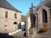 Besse-et-Saint-Anastaise - Medieval and Renaissance town: Saint-André Church, calvary and house