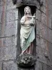 Besse-et-Saint-Anastaise - Cité médiévale et Renaissance : statue de la Vierge