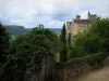 Beynac-et-Cazenac - Blick auf das Schloß mit einem bewölkten Himmel, im Tal der Dordogne, im Périgord