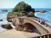 Biarritz - Basta rock and its bridge with views of the Atlantic Ocean