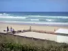 Biscarrosse-Plage - Vue sur la plage de sable et les vagues de l'océan Atlantique