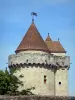 Blandy - Bergfried der mittelalterlichen Burg