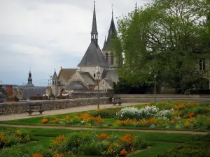 Blois - Flower garden near the Château square with view of the Saint-Nicolas church