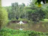 Blonzac水上花园 - 绿树环绕的湖泊