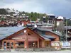 Bolquère-Pyrénées 2000 - Vue sur les façades de la station de ski ; en Cerdagne, dans le Parc Naturel Régional des Pyrénées Catalanes