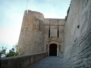 Bonifacio - Entrance to the citadel