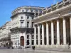 Bordéus - Grande Teatro Neo-Clássico e suas colunas coríntias, sede da Ópera Nacional de Bordeaux, Place de la Comédie e fachadas da cidade velha