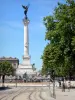 Bordéus - Vista da Place des Quinconces com o monumento aos girondinos