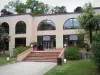 Le Boulou - Station thermale : façade des Thermes (établissement thermal)