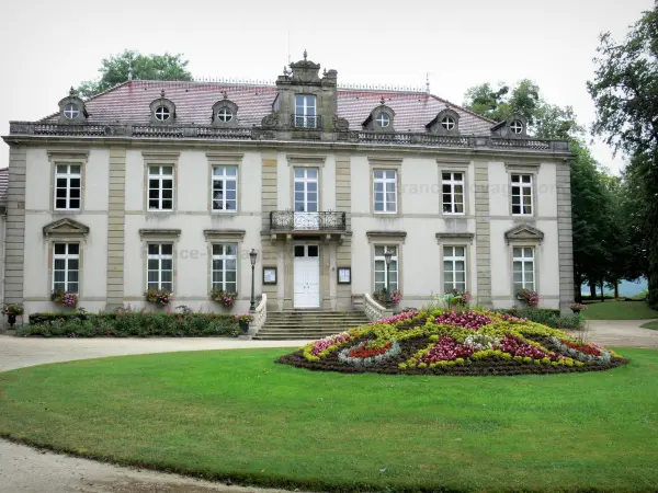 Bourbonne-les-Bains - Guía turismo, vacaciones y fines de semana en Alto Marne