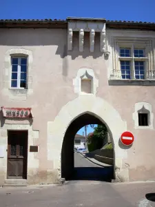 Bourg - Vecchio convento delle Orsoline ospita il museo Maurice Poignant