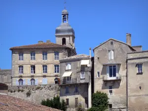 Bourg - Campanile of the Jurade mansion and facades of houses in the town 