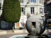 Bourg-en-Bresse - Place Edgar Quinet : fontaine des Quatre Chemins (fontaine d'Avoscan)