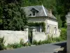 Bourguignon-sous-Montbavin - Huis van het dorp en de omgeving versierd met bloemen