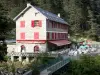 Bridge of Spain - Bridge of Spain (Pont d'Espagne) Nature site: stone house home to a restaurant, café terrace and bridge, in the Pyrenees National Park; in the town of Cauterets