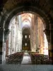 Brioude - Intérieur de la basilique Saint-Julien : nef et chœur