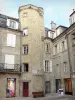 Brive-la-Gaillarde - Achthoekige toren van het Hotel de Quinhart, in plaats Latreille