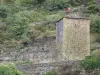 Brousse-le-Château - Torre quadrada do castelo de Brousse