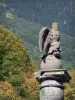 Brug Napoléon - Eagle standbeeld in de gedenkzuil van de brug