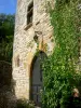 Bruniquel - Di facciata in pietra della casa Paghe (ex Hotel dei governatori Bruniquel)