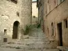 Callian - Escada forrada com casas de pedra