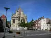 Cambrai - Kapelle Grand Séminaire oder Jesuiten Kapelle und Häuser der Stadt