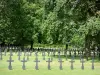 Camino de las Damas - Graves del cementerio militar alemán en el Malmaison