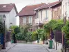 Campagne à Paris - Promenade le long des maisons du quartier de la Campagne à Paris