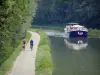 Canal de Bourgogne - Balade à vélo sur l'ancien chemin de halage et croisière en péniche sur les eaux calmes du canal