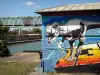 Canal Saint-Denis - Œuvre de street art au bord du canal