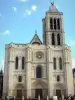 Canal de Saint Denis - Fachada da Basílica de Saint-Denis