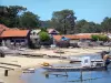 Le Canon - Village et ses bateaux d'ostréiculteurs